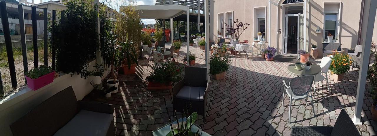 Hotel Porta Rivera L'Aquila Exterior photo